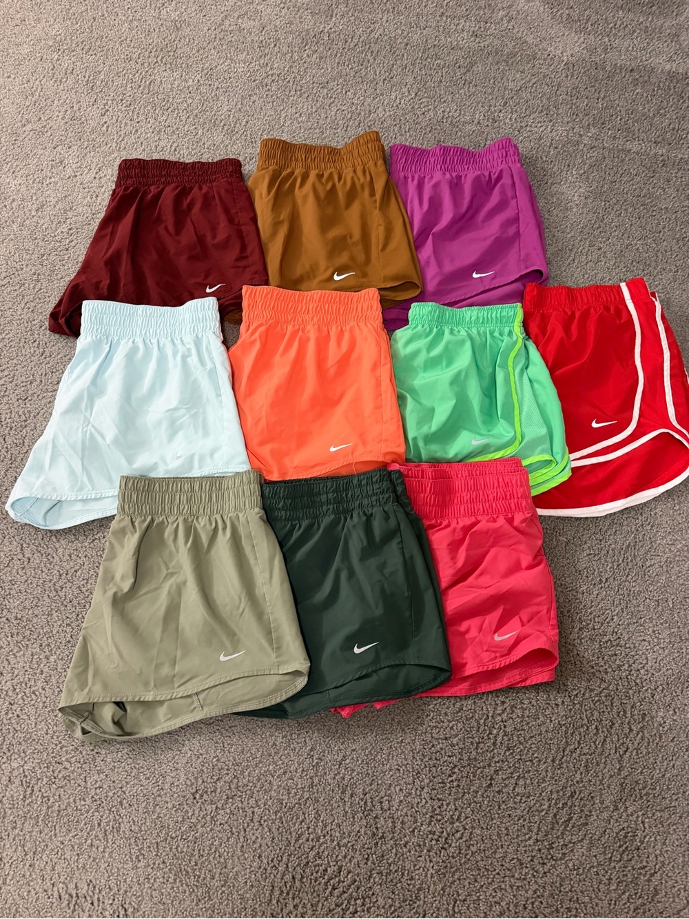 Women’s Nike shorts all are size xl all in great condition!